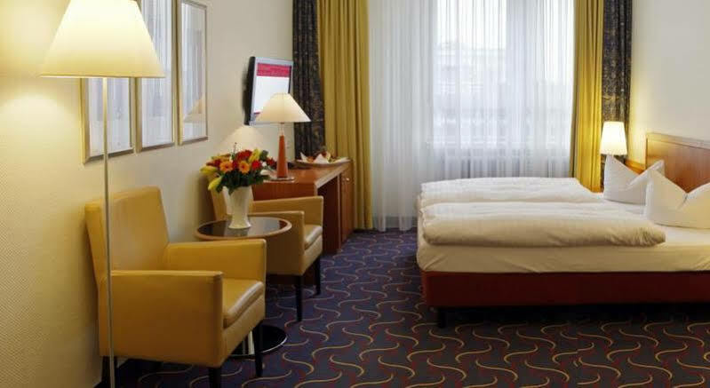 Hotel H+ 4*